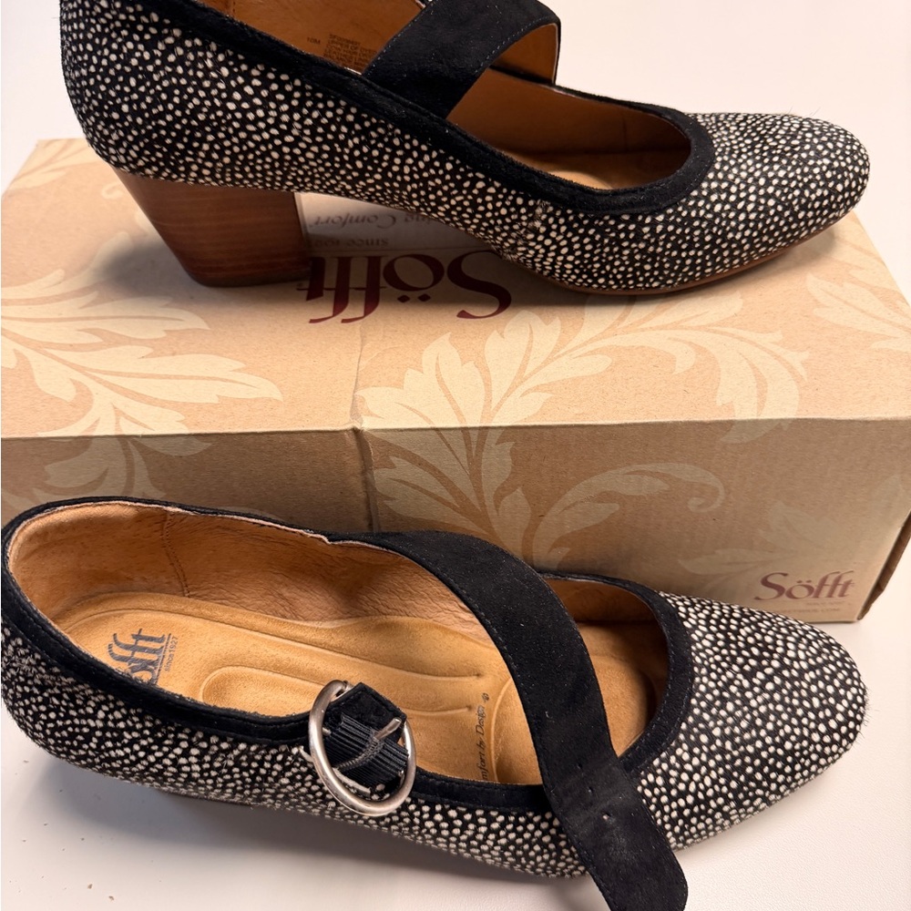 Sofft brand black and white speckled leather Mary Jane Heels size 10 M